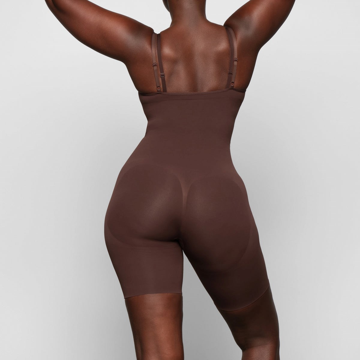 SKIMS Butt Enhancing Open Bust Bodysuit Cocoa | ED6583027