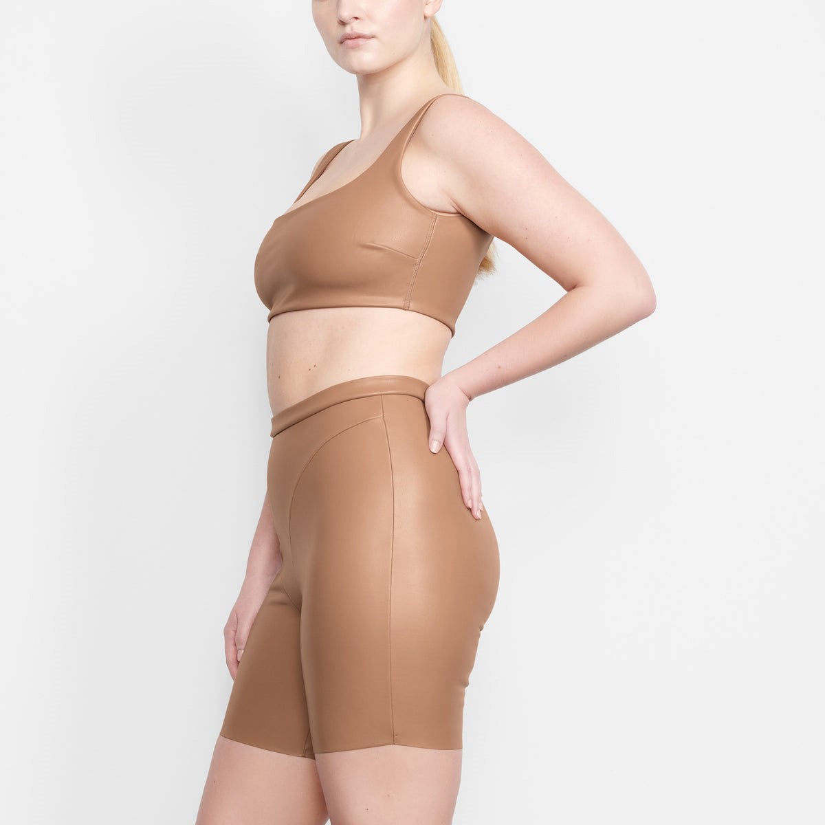 SKIMS Faux Läder Bralette Sienna | SE9531846